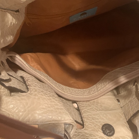 Cream Color hand/shoulder handbag - Picture 4 of 12